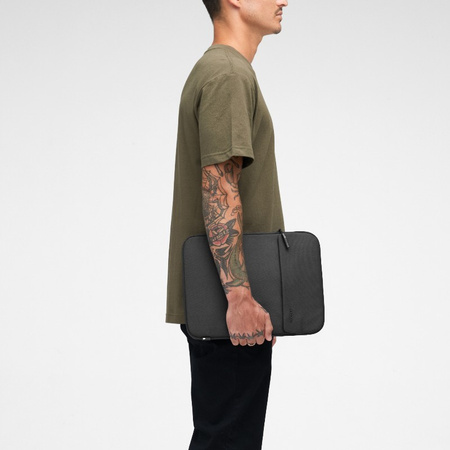 Incase Crosstown Sleeve with Woolenex - Pokrowiec z kieszenią MacBook Pro 14" (M4/M3/M2/M1/2024-2021) (Black)